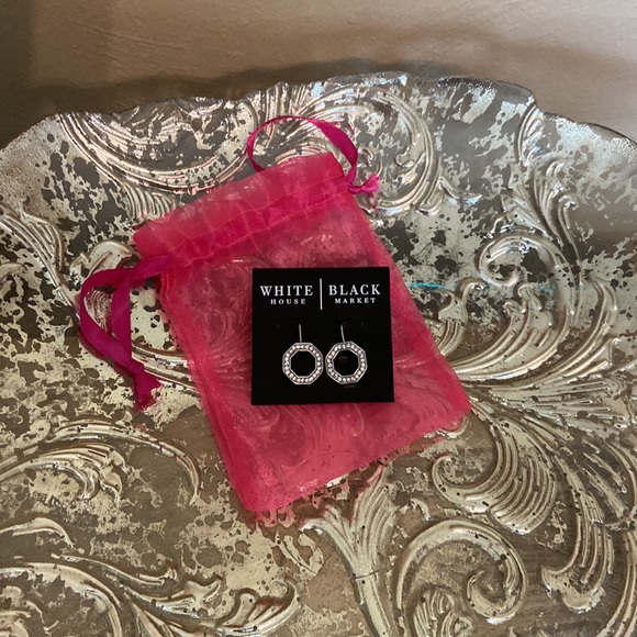 White House Black Market - Picture 3 of 5